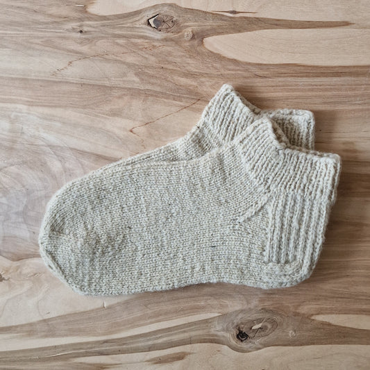 Natural wool short socks size 38-40. (ASZE 48)