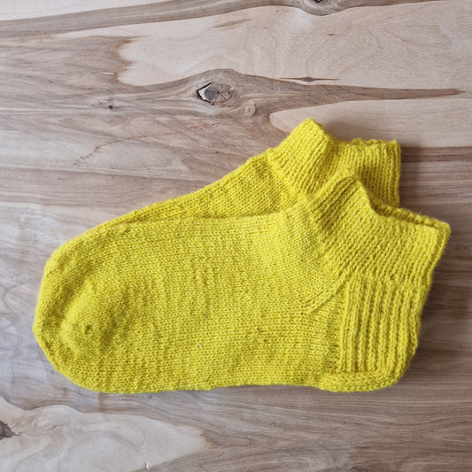 Yellow short woolen socks size 39-41. (ASZE 49)