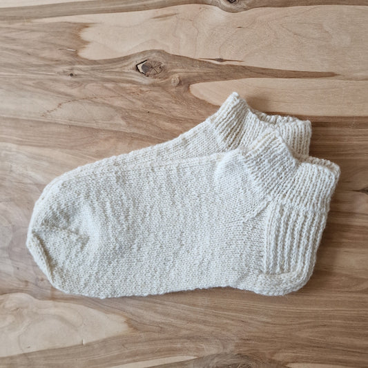 White short woolen socks size 40-42. (ASZE 58)