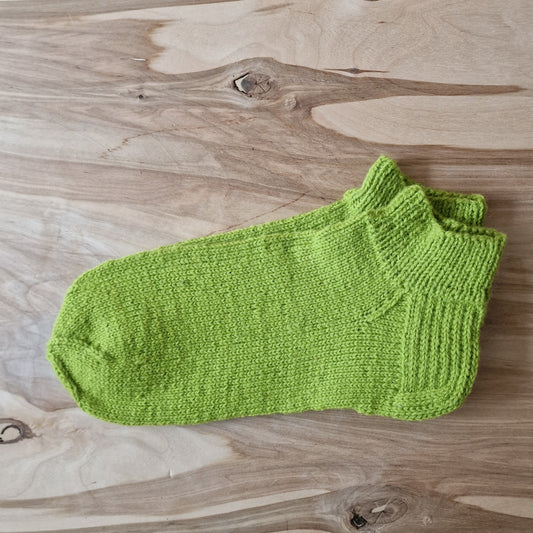 Salad green short woolen socks size 42-44. (ASZE 68)