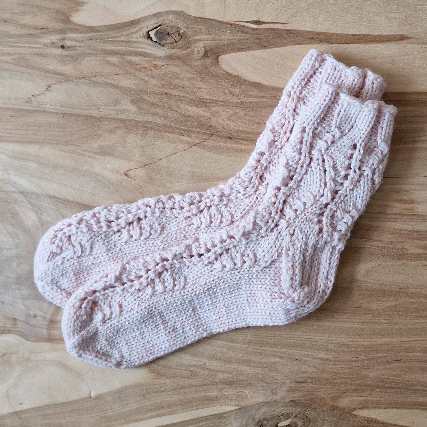 Children's wool socks with lace pattern size 30-32. white / pink (VEPA 80)
