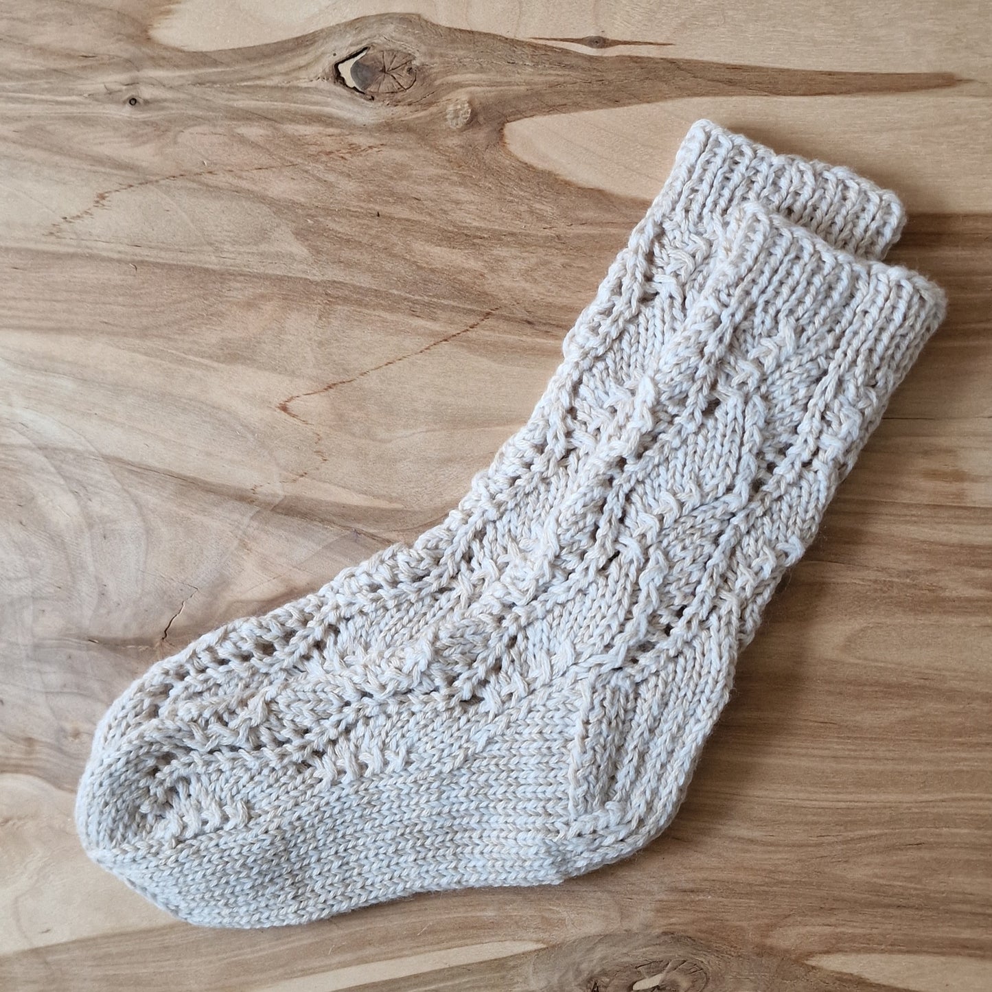 Children's wool socks with lace pattern size 28-30. white / sand color (VEPA 83)