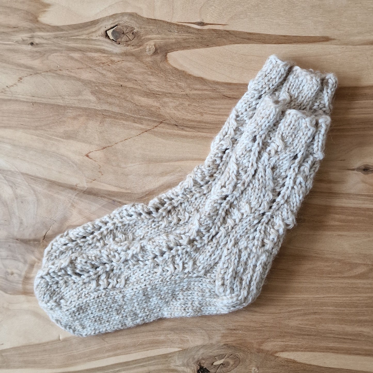 Children's wool socks with lace pattern size 30-32. white / sand color (VEPA 85)