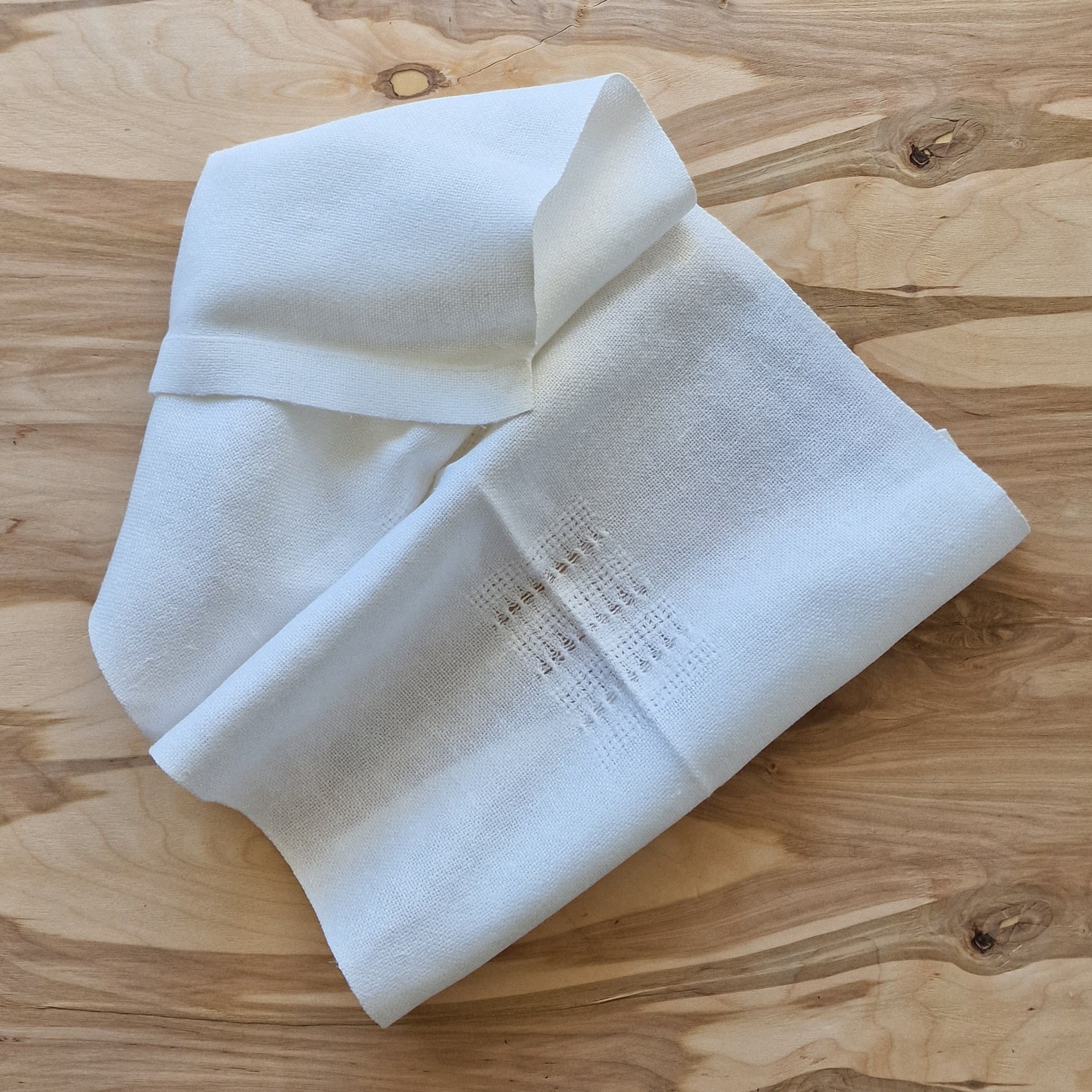 Balts lina galda celiņš 36 x 76 cm (DZPĒ 12) - www.tiptip.lv 