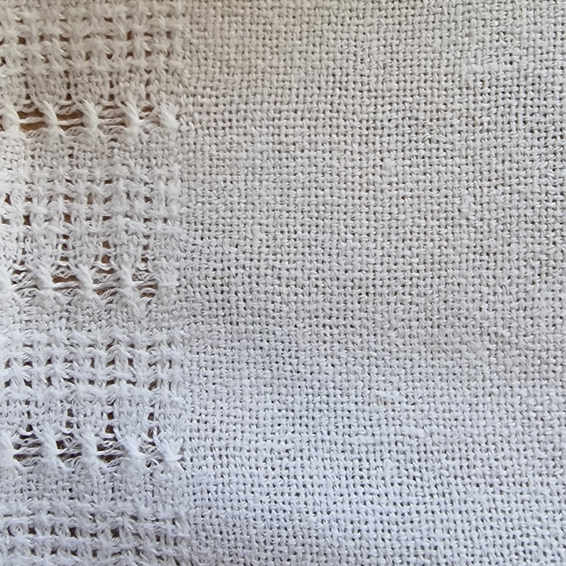 Balts lina galda celiņš 36 x 76 cm (DZPĒ 12) - www.tiptip.lv 