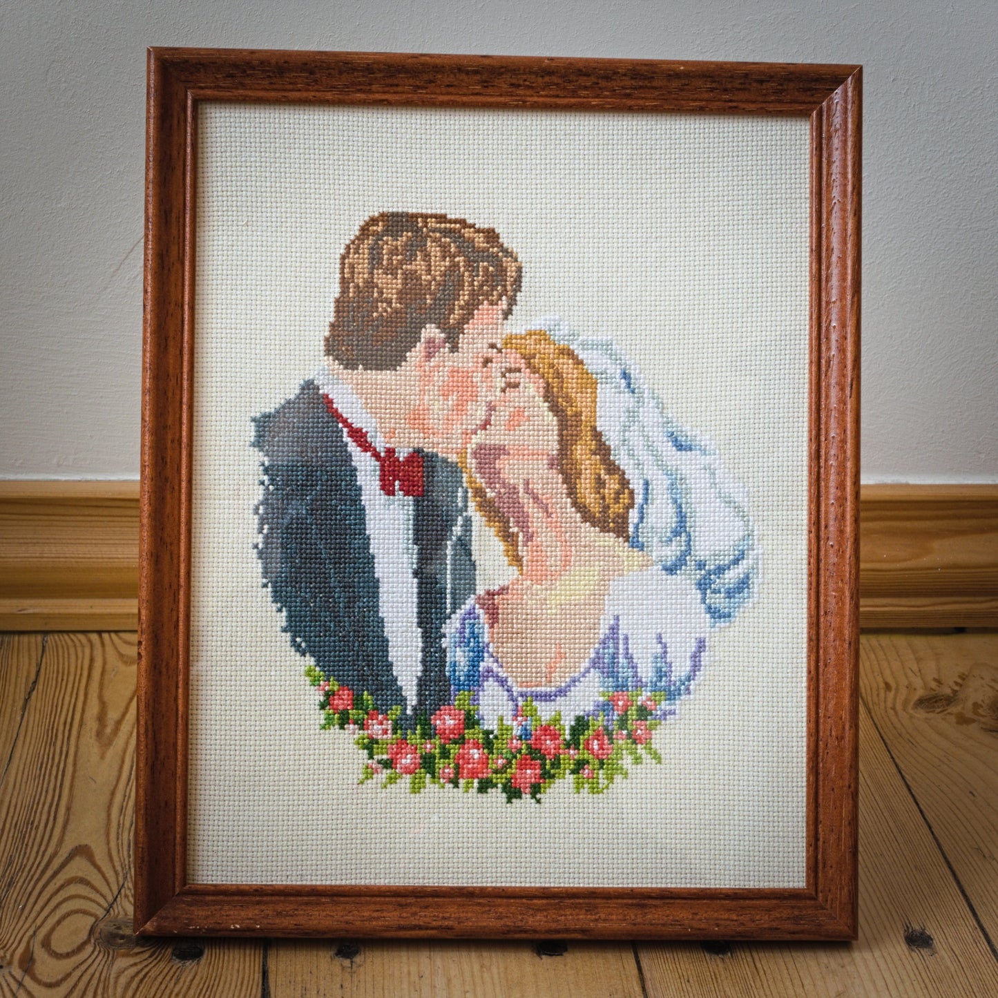 Krustdūrienā izšūts attēls "Rūgts" (RECE 2) - www.tiptip.lv 