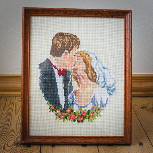 Krustdūrienā izšūts attēls "Rūgts" (RECE 2) - www.tiptip.lv 