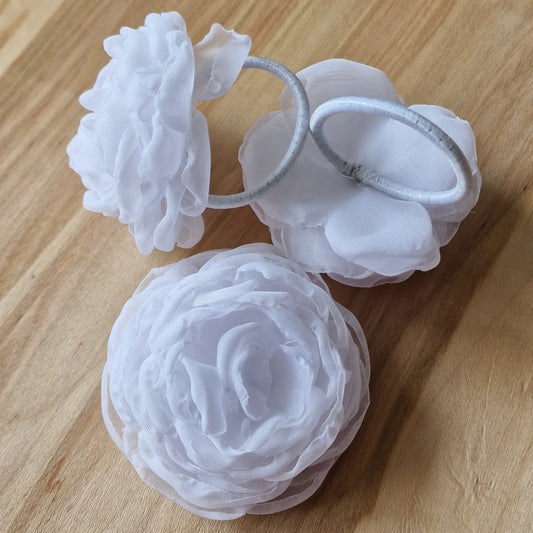 Matu gumija ar baltu ziedu (OLKH 3) - www.tiptip.lv 