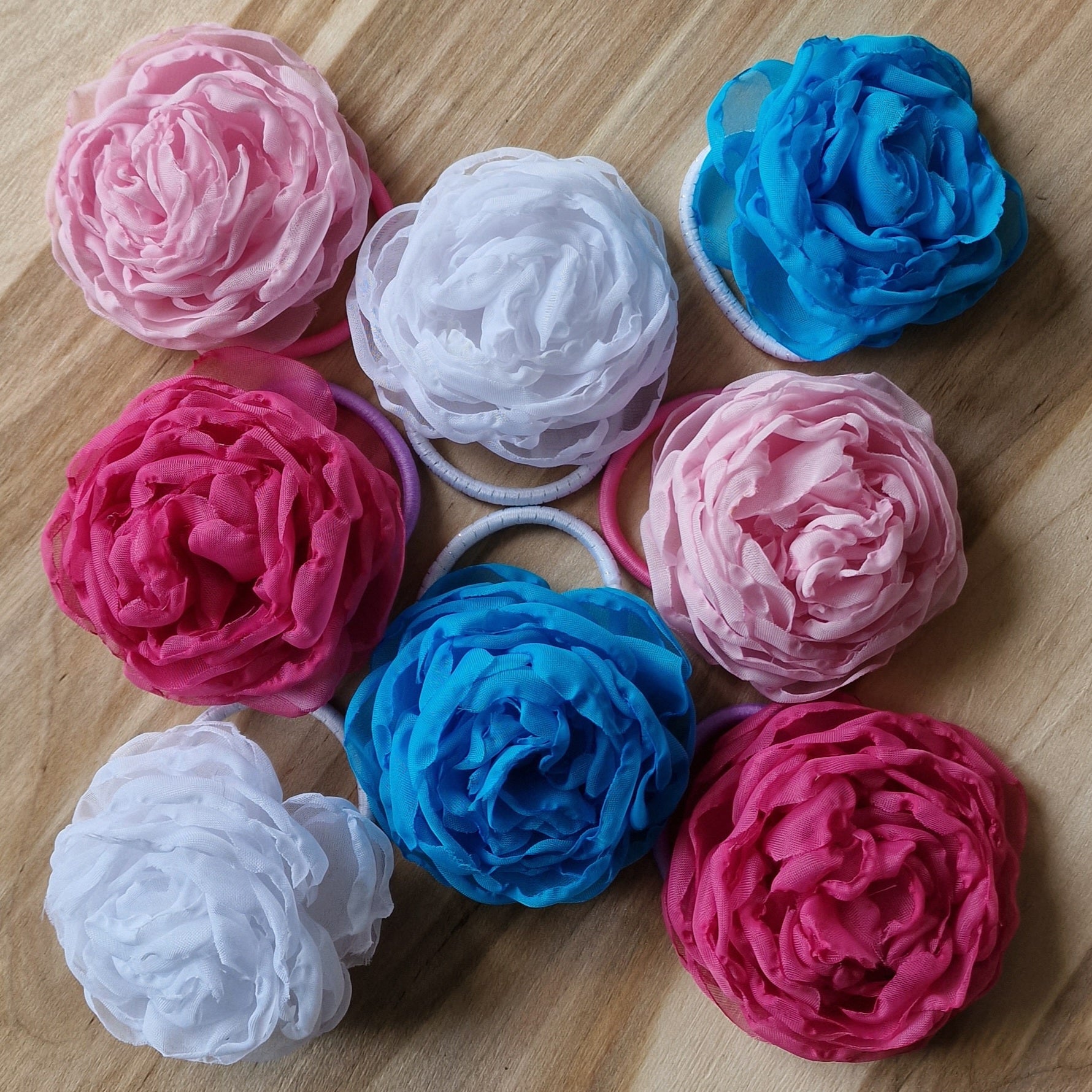 Matu gumija ar zilu ziedu (OLKH 6) - www.tiptip.lv 