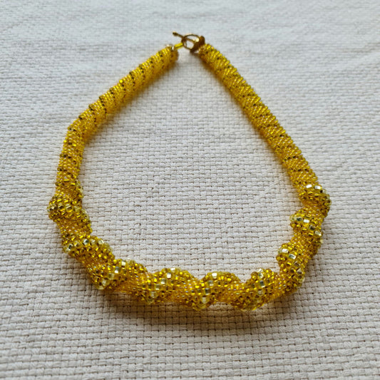 Pērļota kaklarota - www.tiptip.lv 