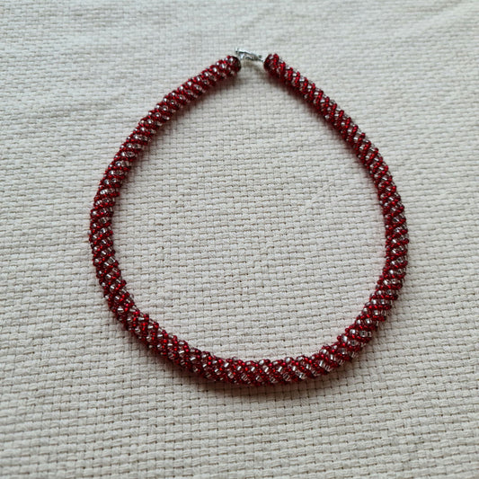 Pērļota kaklarota - www.tiptip.lv 