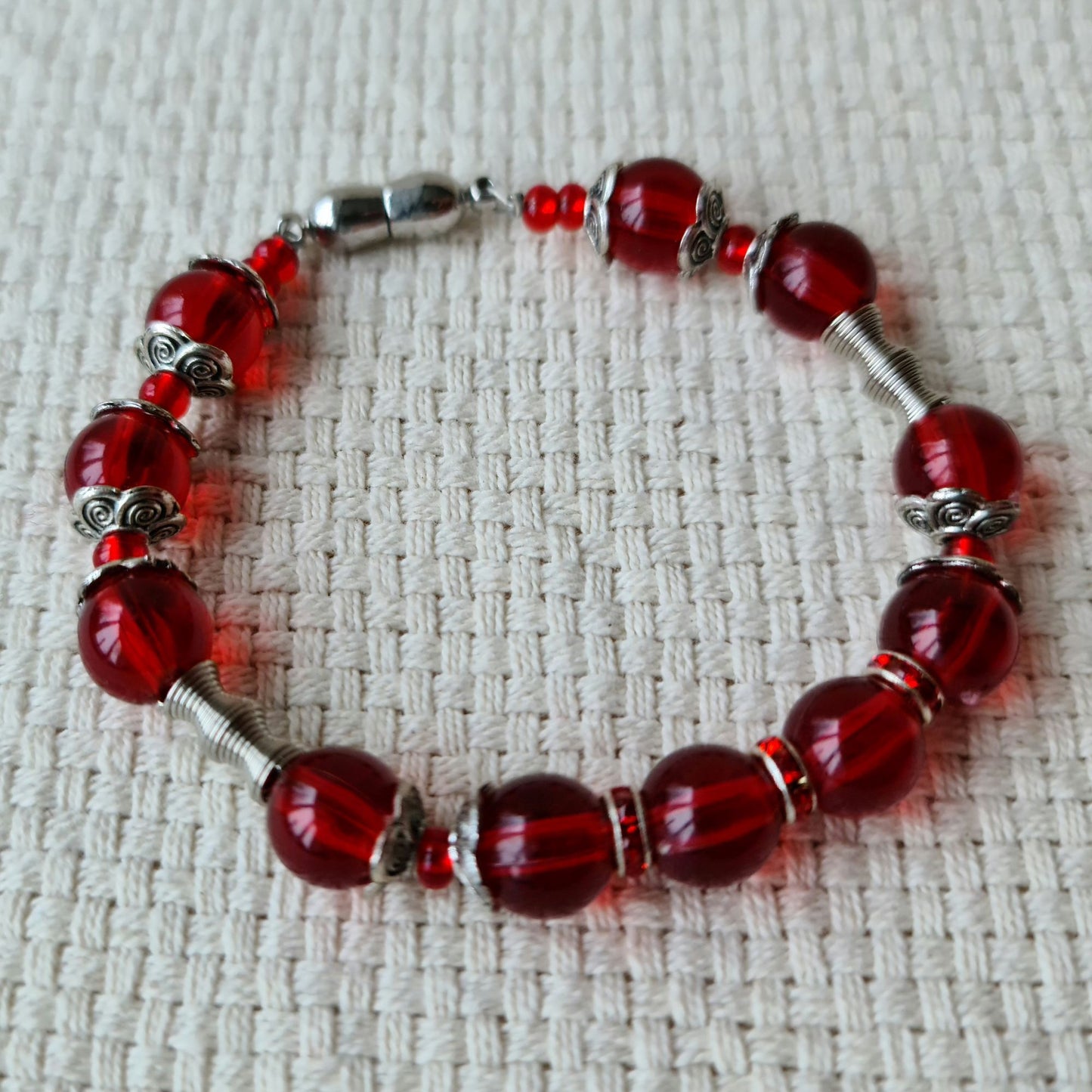 Pērļota rokassprādze - www.tiptip.lv 