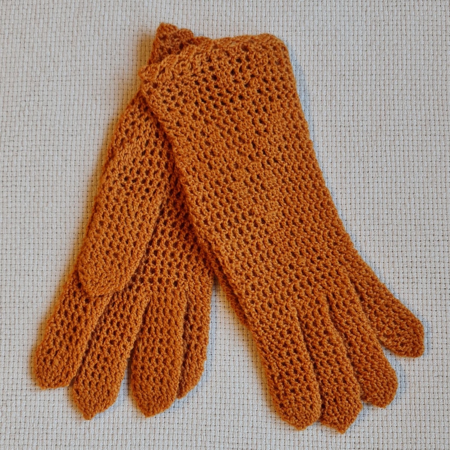 Tamborēti pirkstaiņi (LĪLU 2) - www.tiptip.lv 