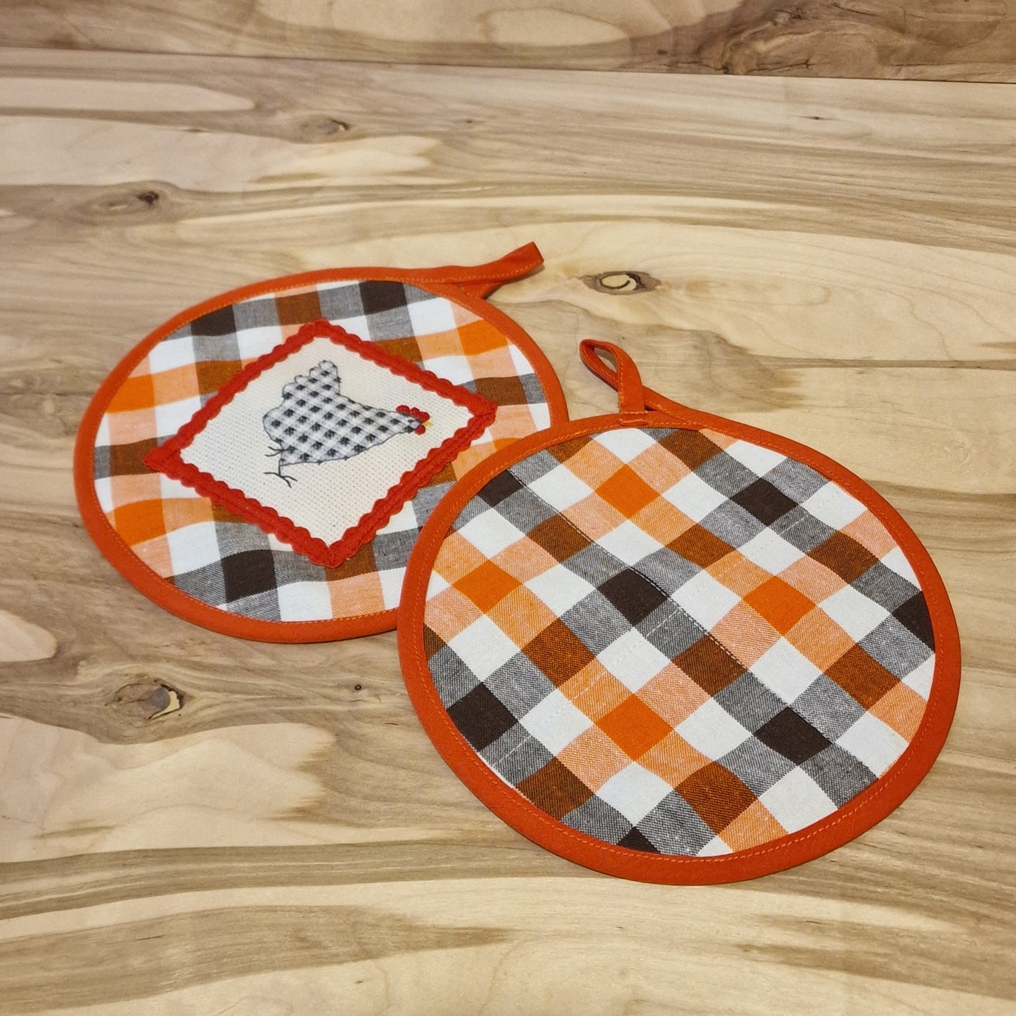 Virtuves silto trauku turekļi 2 gab. oranžs / balts / melns (RECE 20) - www.tiptip.lv 