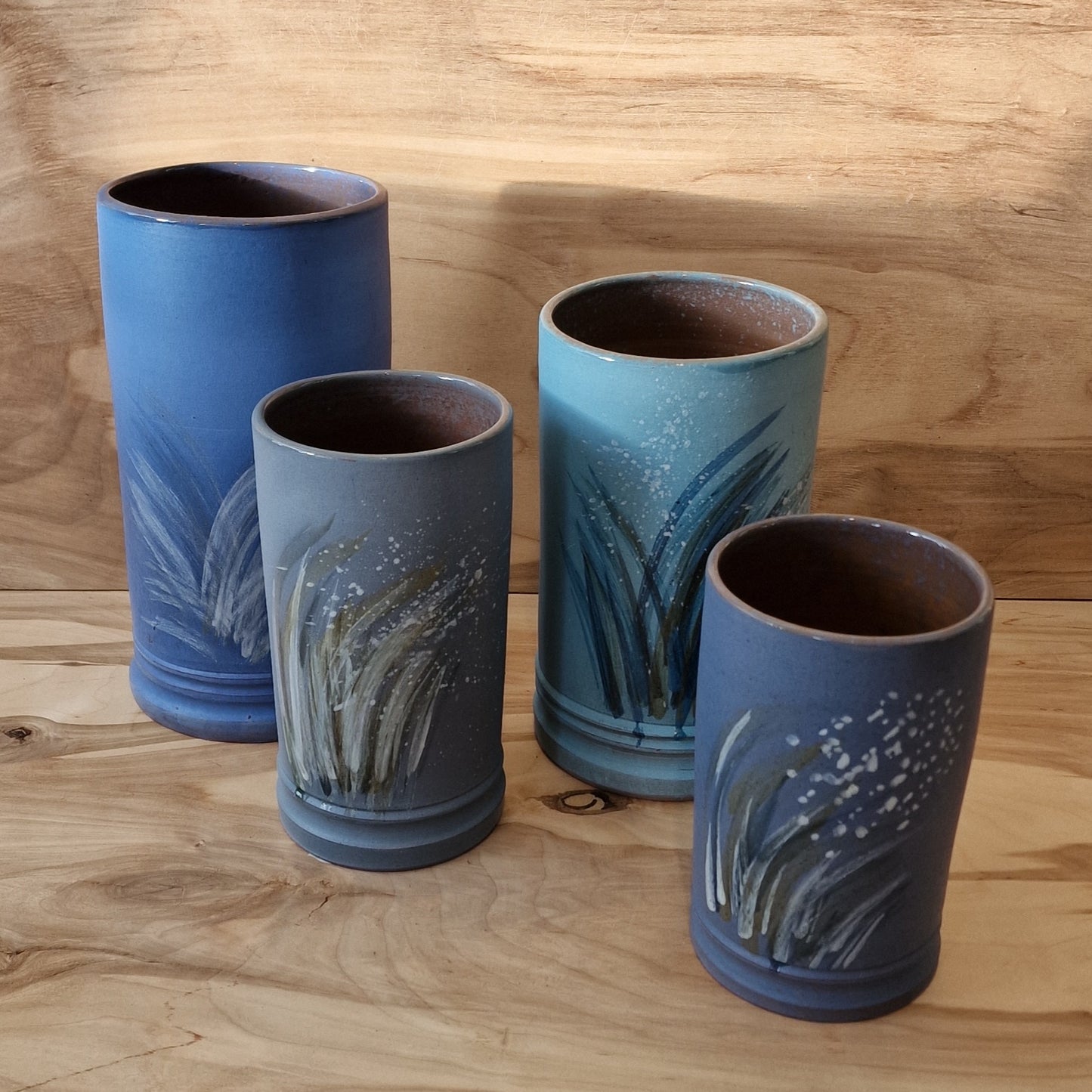 Zila māla vāze ar dekoratīvu zīmējumu (MASP 38) - www.tiptip.lv 